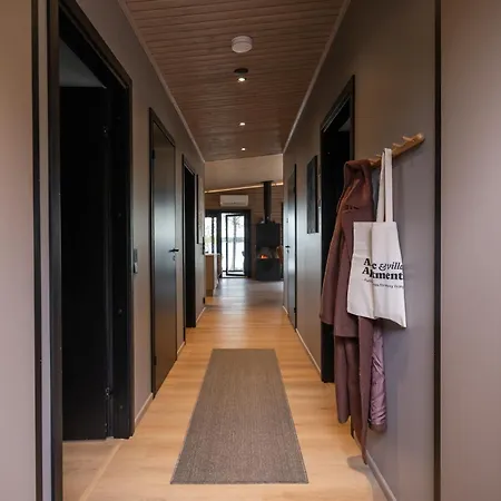 아파트 Arctic Mustache