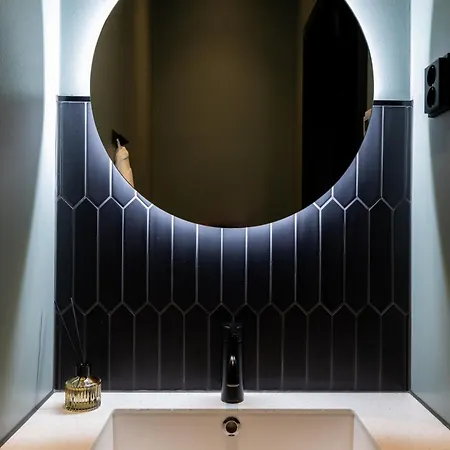 아파트 Arctic Mustache