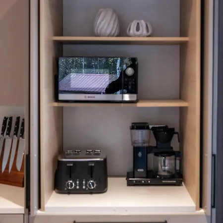 Arctic Mustache 로바니에미