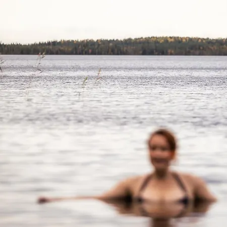 아파트 Arctic Mustache *